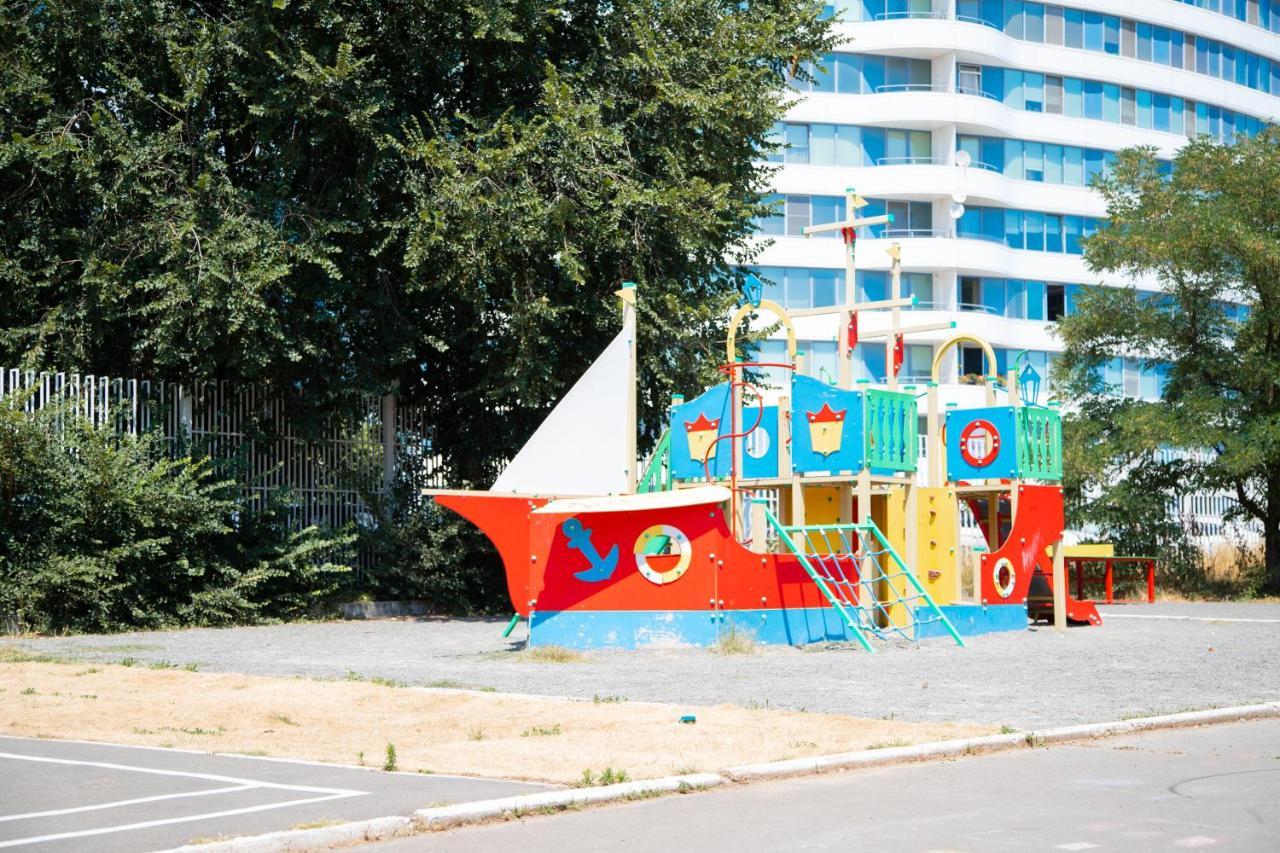 Ваша Квартира В Одессе - У Самого Моря! Odessa Exterior foto